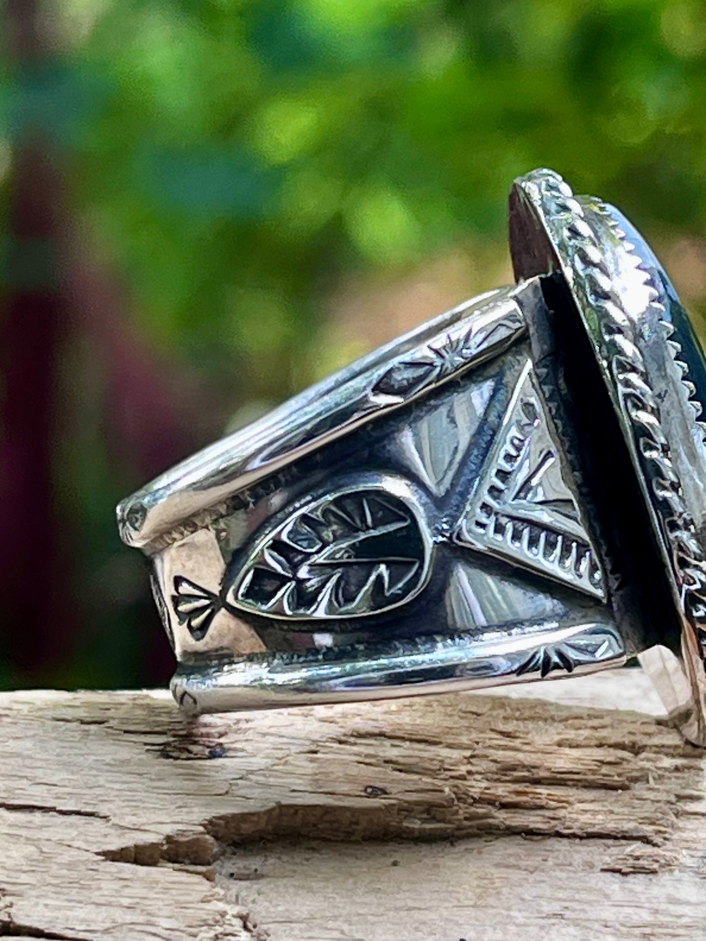 Natural White Buffalo “Face of a Buffalo” unique statement ring Sz-11.75-12